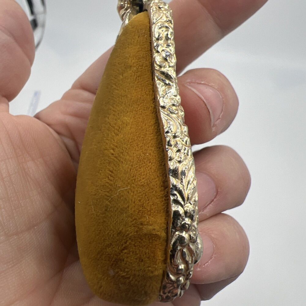 RARE Vintage 50's Gold Toned Metal Pear Velvet Sewing Pin Cushion READ Art deco - Picture 8 of 9